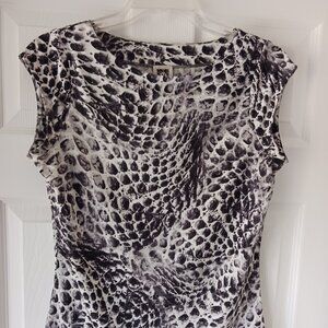 Anne Klein Womens Short Sleeve Pullover Top Black White Animal Print Size Medium
